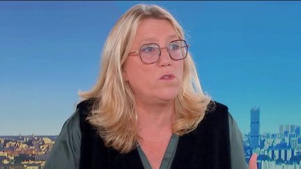 Agression d'une enseignante à Tourcoing : "Il y a vraiment besoin d'un débat sur l'école dans notre pays", juge Danielle Simonnet, députée NFP de Paris (franceinfo)