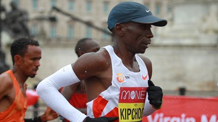 Eliud Kipchoge lors du marathon de Londres, le 4 octobre 2020. (IAN WALTON / AFP)