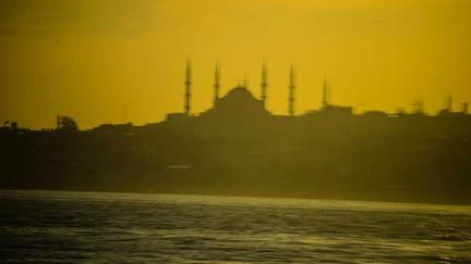 &nbsp; (Vue du Bosphore, depuis la rive asiatique d'Istanbul. © Christophe Petit Tesson/MAXPPP)