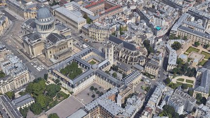 Le lycée Herni-IV et son dôme, à Paris. Au deuxième plan, le Panthéon (à gauche). (GOOGLE EARTH)