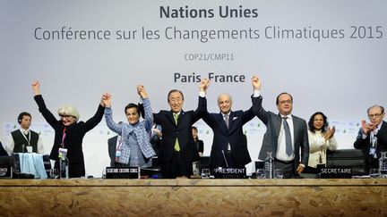 L'adoption de l'accord de Paris, le 12 décembre 2015 au Bourget (Seine-Saint-Denis). (ESPECIAL / NOTIMEX / AFP)