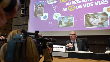 Frédéric Bierry, lors de son élection à la tête du conseil départemental du Bas-Rhin, à Strasbourg, le 2 avril 2015. (FREDERICK FLORIN / AFP)