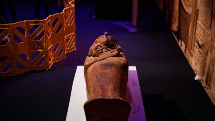 C'est la première fois que le sarcophage de Ramsès II quitte l'Egypte en quasiment 50 ans. (CHRISTOPHE ARCHAMBAULT / AFP)