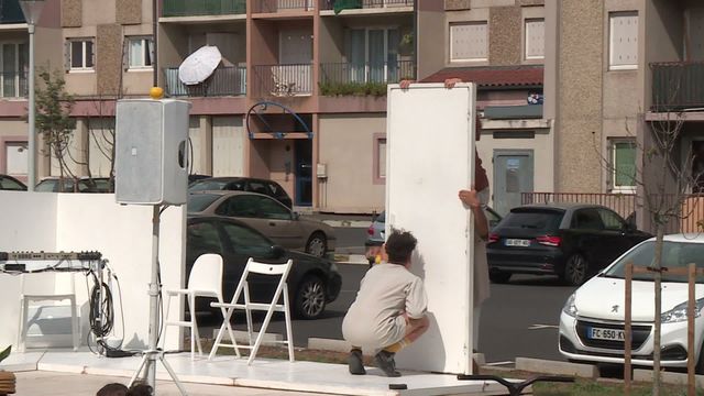 Au festival de théâtre de rue d'Aurillac, les professionnels font leur marché