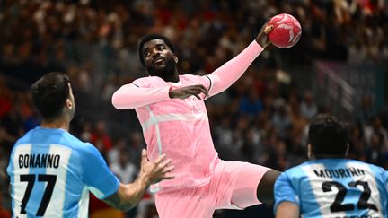 Frenchman Dika Mem during the match between France and Argentina on August 2, 2024. (ARIS MESSINIS / AFP)