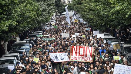 Algérie : quel que soit le président élu, il est déjà contesté dans les rues