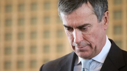 L'ancien ministre du Budget J&eacute;r&ocirc;me Cahuzac le jour de sa passation de pouvoirs avec Bernard Cazeneuve &agrave; Bercy, le 20 mars 2013. (MAXPPP)