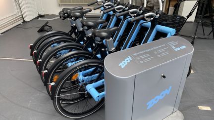 Les vélos Zoov se connectent les uns autres pour se recharger (JC/RF)