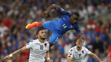 Le Français Blaise Matuidi, le 15 juin 2016 contre l'Albanie, lors du deuxième&nbsp;match de l'Euro 2016. (VALERY HACHE / AFP)