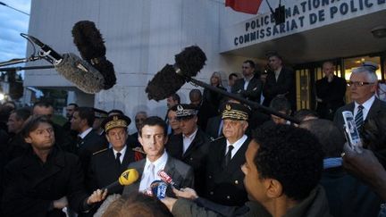 Ministre, Manuel Valls se rend sur le terrain (THOMAS SAMSON / AFP)