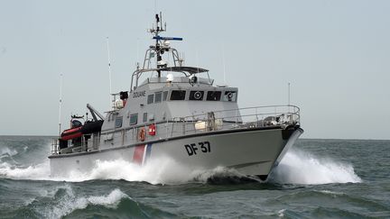 La vedette de la Douane du Nord, à Dunkerque, le 3 juillet 2018. (MARC DEMEURE / MAXPPP)