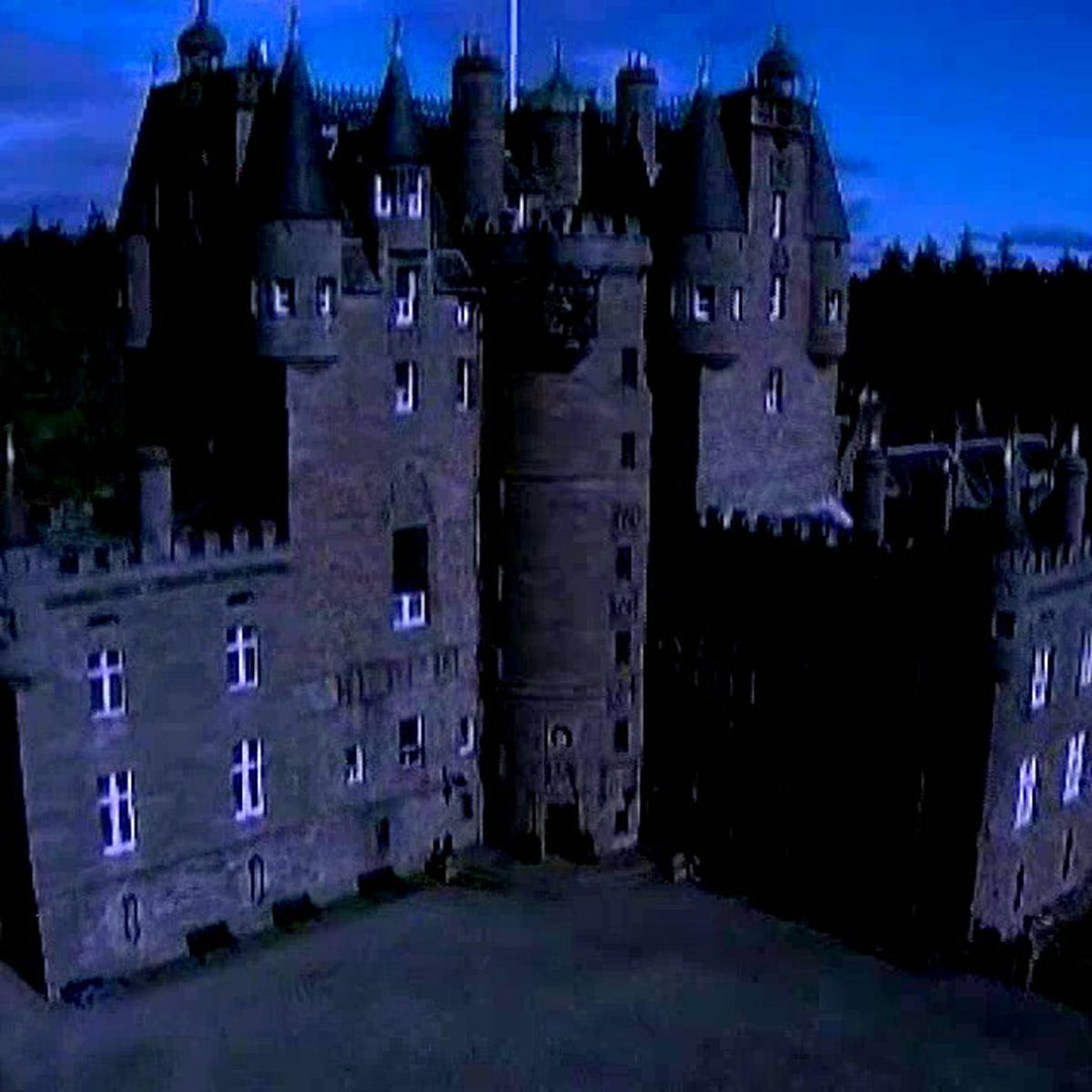 Ecosse Un Groupe De Ghostbusters Debarque Dans Un Chateau Hante