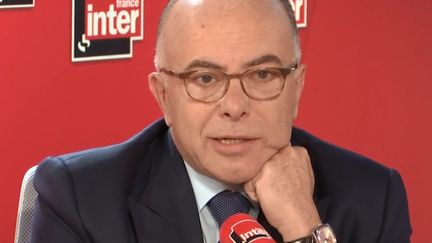 L'ancien ministre de l'Intérieur Bernard Cazeneuve, le 9 octobre 2019, sur France Inter.&nbsp; (FRANCEINTER / RADIOFRANCE)