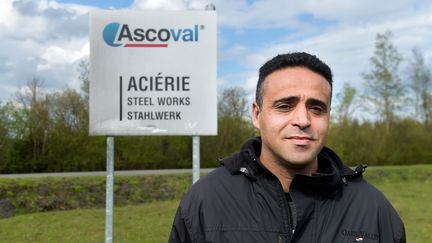 Nacim Bardi, délégué syndical CGT&nbsp;de l'aciérie Ascoval, le 3 avril 2019 à Saint-Saulve (Nord). (PHILIPPE HUGUEN / AFP)