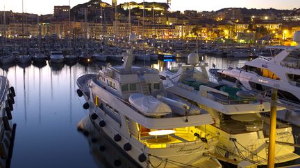 Des yachts à Cannes (Alpes-Maritimes), le 7 décembre 2017. (MANDOGA MEDIA / AFP)