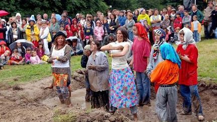 Le festival du Nombril du Monde en 2011
 (PQR-La nouvelle République)