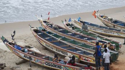 En Gambie, les habitants du village de Gunjour accusent une entreprise chinoise de traitement de poisson de déverser ses eaux usées dans l'Océan. (Robert Harding Productions / Robert Harding Heritage / robertharding)