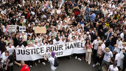 Une marche en hommage à Nahel, adolescent tué par un policier à Nanterre (Hauts-de-Seine), le 29 juin 2023. (VALERIE DUBOIS / HANS LUCAS / AFP)