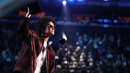 Bruno Mars récompensé aux Grammy Awards des trois parmi les quatre trophées majeurs.
 (Christopher Polk / GETTY IMAGES NORTH AMERICA / AFP)