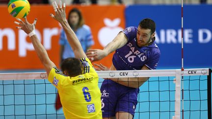 Le Paris Volley s'est incliné de justesse face à Friedrichshafen (ANTHONY MASSARDI / MAXPPP)