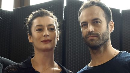 La nouvelle directrice de la danse de l'Opéra de Paris, Aurélie Dupont, à côté de son prédécesseur, Benjamin Millepied, le 4 février 2016 à Paris. (DOMINIQUE FAGET / AFP)