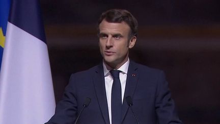 Cette annonce intervient après un quinquennat de malentendus entre Emmanuel Macron et les corses. (FRANCEINFO)