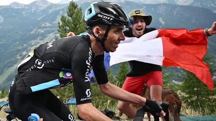 Le cycliste français Romain Bardet, lors de la 11e étape du Tour de France 2022. (MARCO BERTORELLO / AFP)