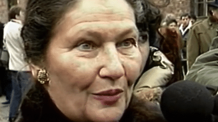 Déportée à Auschwitz à 16 ans, Simone Veil est restée hantée par les images et les odeurs des camps d'extermination. (FRANCE 3)