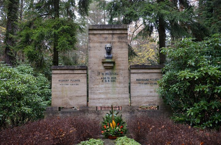 Le tombeau de Murnau dans le cimetière de Stahnsdorf près de Berlin.
 (Schoening Berlin / Arco Images / Picture-Alliance/AFP)