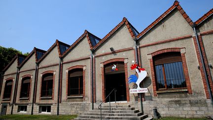 Le site historique du Coq sportif à Romilly-sur-Seine, en juin 2017. La marque textile a relocalisé sa production en France. (FRANCOIS NASCIMBENI / AFP)