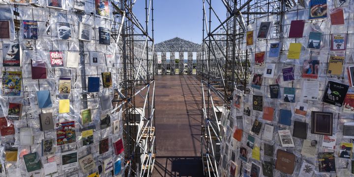 Le "Parthénon des livres" de l'artiste argentine Marta Minujin, à la Documenta de Cassel (1er juin 2017)
 (John MacDougall / AFP)