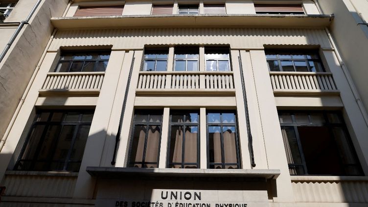 The facade of the Union of Physical Education and Military Preparation Societies (USEPPM), the main beneficiary association of the Marianne fund, on June 13, 2023, in Paris, during the search.  (LUDOVIC MARIN / AFP)