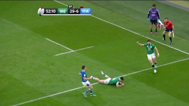 Disorganized, the Italians crack a fifth time, and this time it's Gibson Park who returns the favor to Lowe with a nice skipped pass.  Ireland leads 29-6 after Carbery's failed conversion!