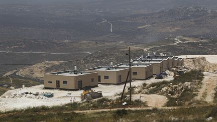 Des pr&eacute;fabriqu&eacute;s install&eacute;s dans la colonie isra&eacute;lienne de Yitzhar (Cisjordanie), le 7 mai 2014. (RONEN ZVULUN / REUTERS)