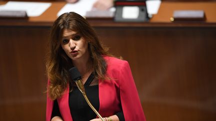 Marlène Schiappa participe aux questions au gouvernement, à l'Assemblée à Paris, le 27 novembre 2018. (CHRISTOPHE ARCHAMBAULT / AFP)