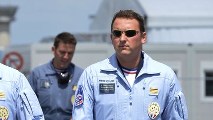 Le lieutenant-colonel Romain Bethoux avec la Patrouille de France au Bourget,&nbsp;en juin 2015. (MIGUEL MEDINA / AFP)