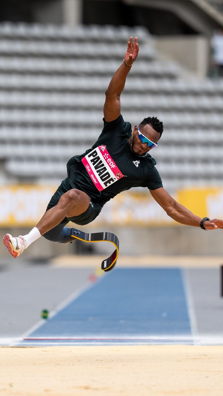 Dimitri Pavadé lors de sa compétition de saut en longueur en catégorie T64 lors de l'Open Handisport Paris, le 14 juin 2024. (YONATHAN KELLERMAN)