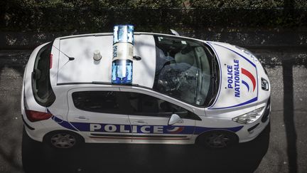 Plusieurs voitures de police ont été endommagées, dans la soirée du 5 mai 2020, dans le 19e arrondissement de Paris. (photo d'illustration)&nbsp; (ALEXIS SCIARD / MAXPPP)