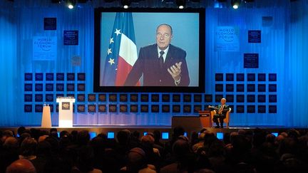 &nbsp; (Jacques Chiac par vidéoconférence à Davos en 2005 © Maxppp)