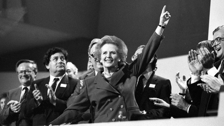 Margaret Thatcher est ovationn&eacute;e, lors d'une conf&eacute;rence du Parti conservateur, le 13 octobre 1989.&nbsp; (REUTERS)