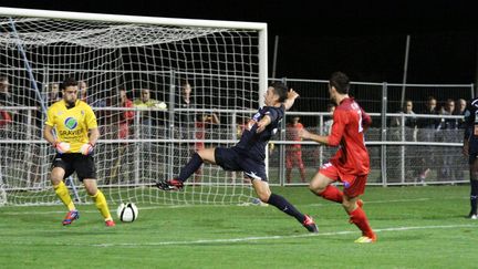 Match de la 8e journ&eacute;e de National entre Luzenac (Ari&egrave;ge) et Uz&egrave;s Pont du Gard (Gard), disput&eacute; &agrave; Luzenac, le 18 septembre 2012. (  MAXPPP)