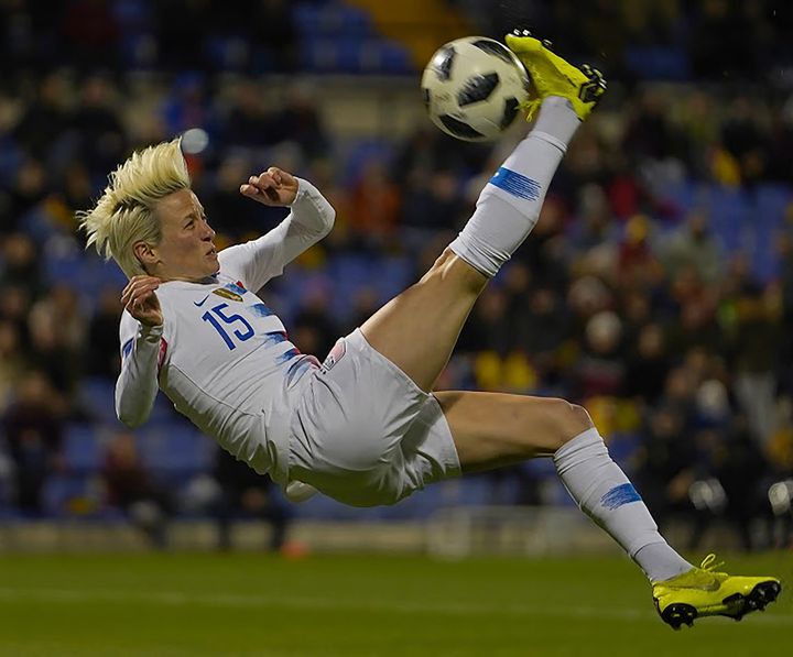 La footballeuse américaine Megan Rapinoe, le 22 janvier 2019, sur la pelouse d'Alicante (Espagne). (ACTION FOTO SPORT / NURPHOTO)