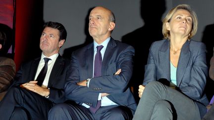 De gauche &agrave; droite : le d&eacute;put&eacute;-maire de Nice (Alpes-Maritimes) Christian Estrosi, le maire de Bordeaux Alain Jupp&eacute; et la d&eacute;put&eacute;e Val&eacute;rie P&eacute;cresse, tous les trois &agrave; l'UMP, le 14 novembre 2012 &agrave; Bordeaux (Gironde). (PASTOR NICOLAS / SIPA)