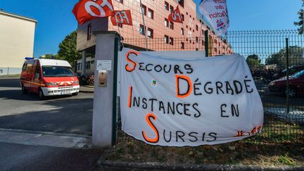 Des pompiers en grève à Limoges (Haute-Vienne), le 17 septembre 2018. (MAXPPP)