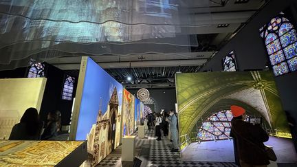 Exposition itinérante sur l'histoire et la reconstruction de Notre-Dame de Paris au musée Miraikan à Tokyo, le 4 décembre 2024 (Karyn Nishimura)