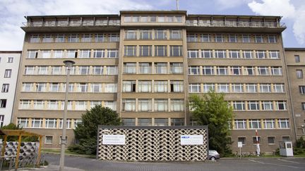 Facade du musée de la Stasi à Berlin. (JACQUES LOIC / PHOTONONSTOP)