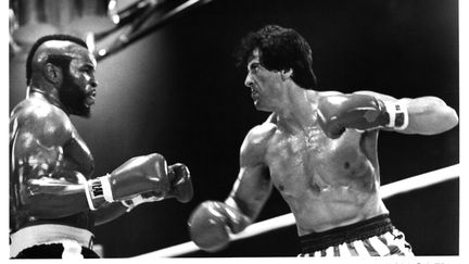 Mr. T et Sylvester Stallone dans "Rocky III", en 1982. (MICHAEL OCHS ARCHIVES / MOVIEPIX / VIA GETTY IMAGES)