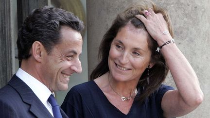 Le pr&eacute;sident Nicolas Sarkozy et son &eacute;pouse, C&eacute;cilia, le 5 juin 2007, au palais de l'Elys&eacute;e. (MICHEL EULER / AP / SIPA)