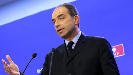 Jean-Fran&ccedil;ois Cop&eacute;, lors d'une conf&eacute;rence de presse au si&egrave;ge de l'UMP, &agrave; Paris, le 5 d&eacute;cembre 2012. (THOMAS SAMSON / AFP)