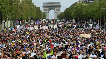 Les dizaines de milliers de participants au départ du marathon